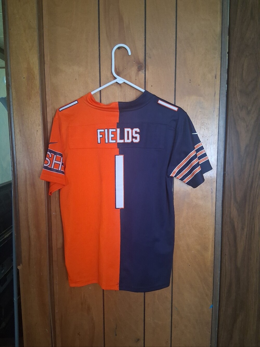 Mystery sports card with Justin Fields Chicago Bears Youth Xl Jersey